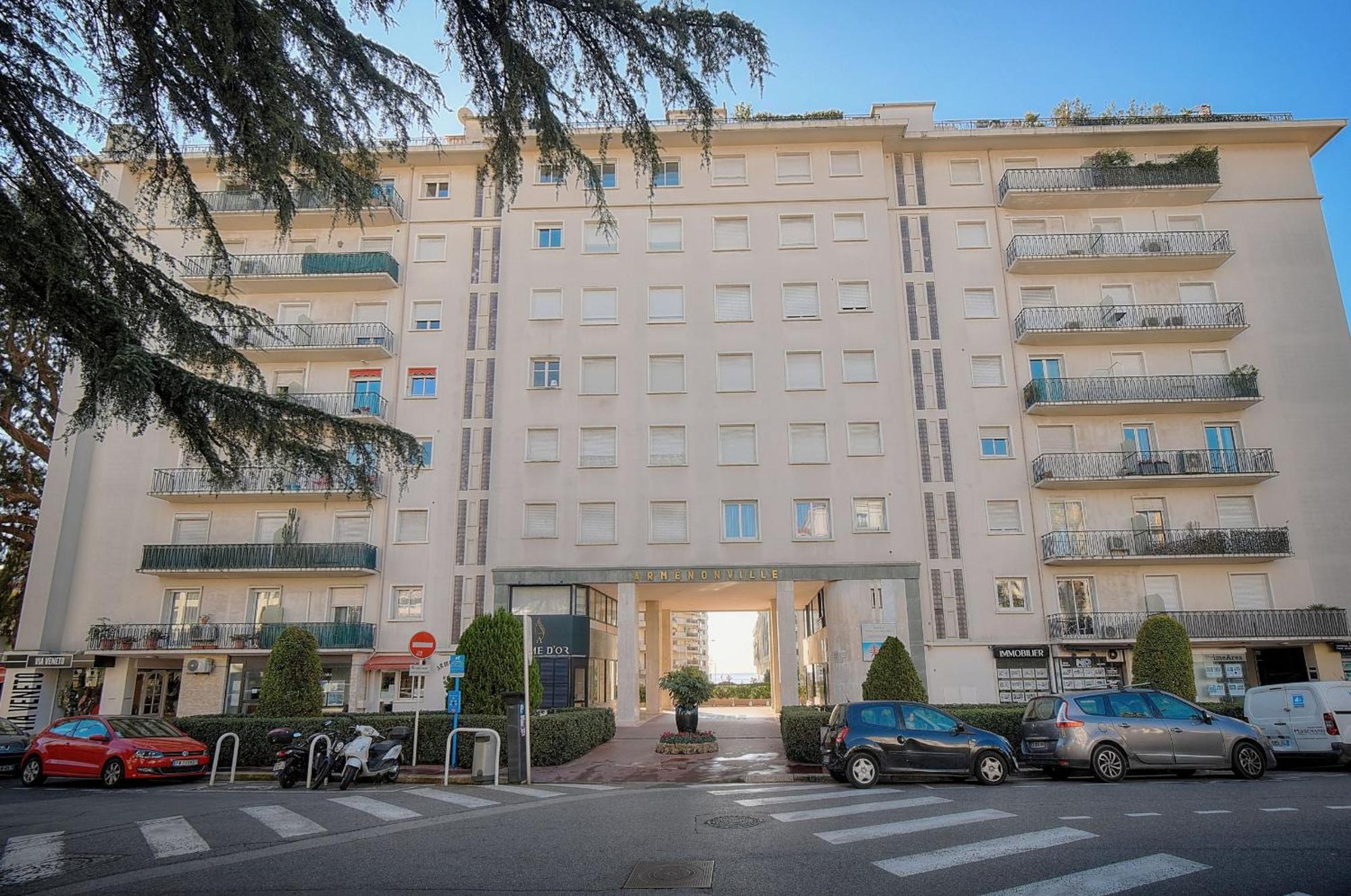 2 Pieces Moderne 8 Mn Du Palais A1b238 * Cannes